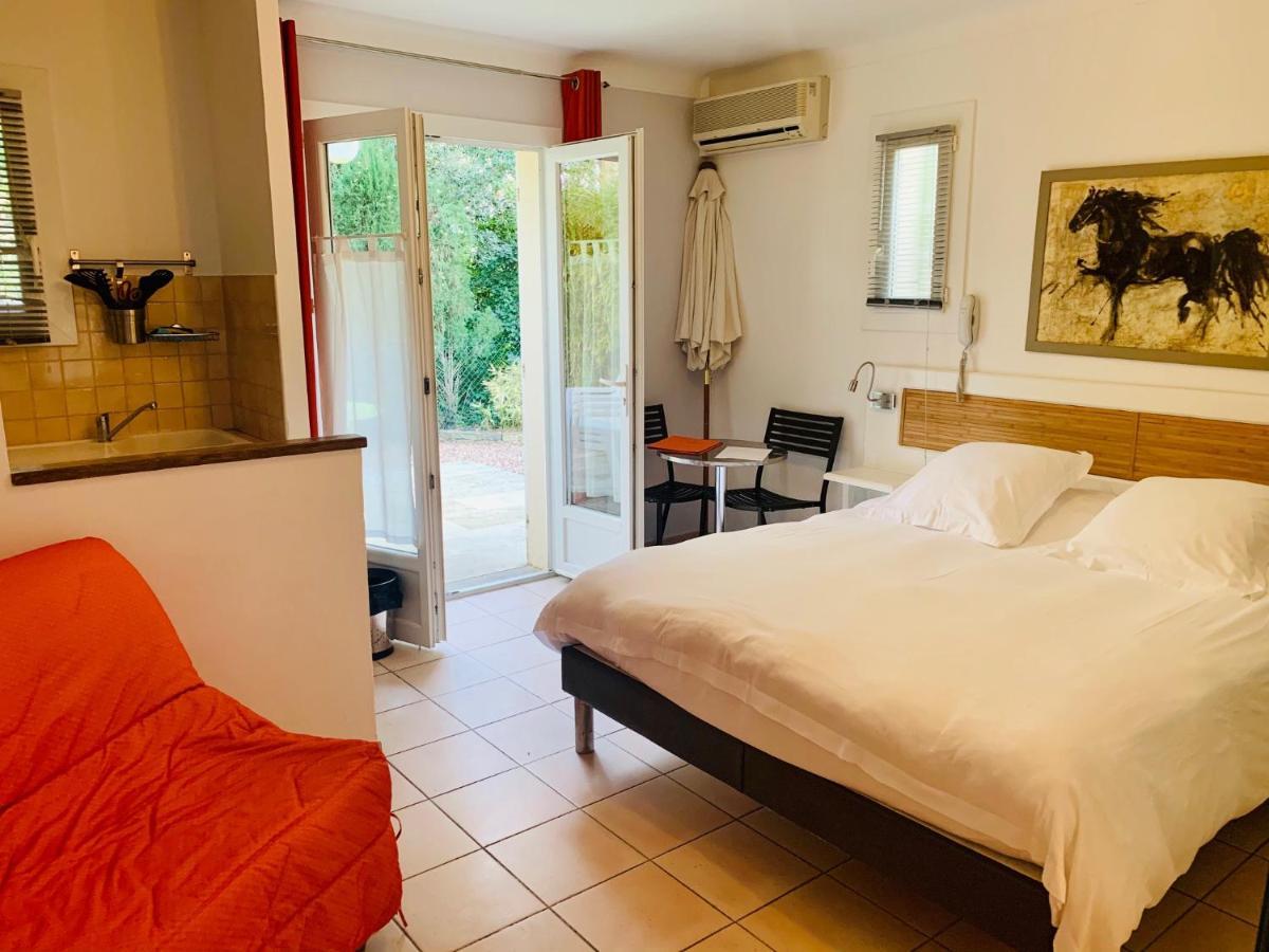 Athena Motel Saint Aygulf Eksteriør billede
