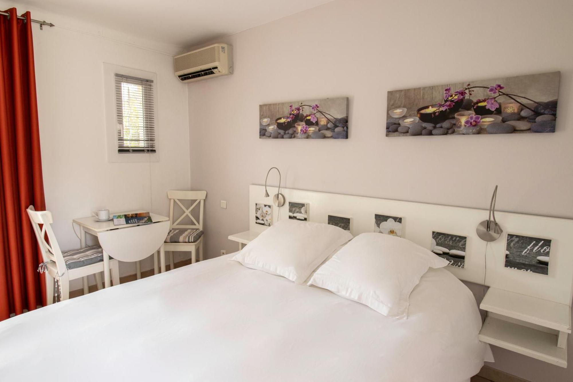 Athena Motel Saint Aygulf Eksteriør billede